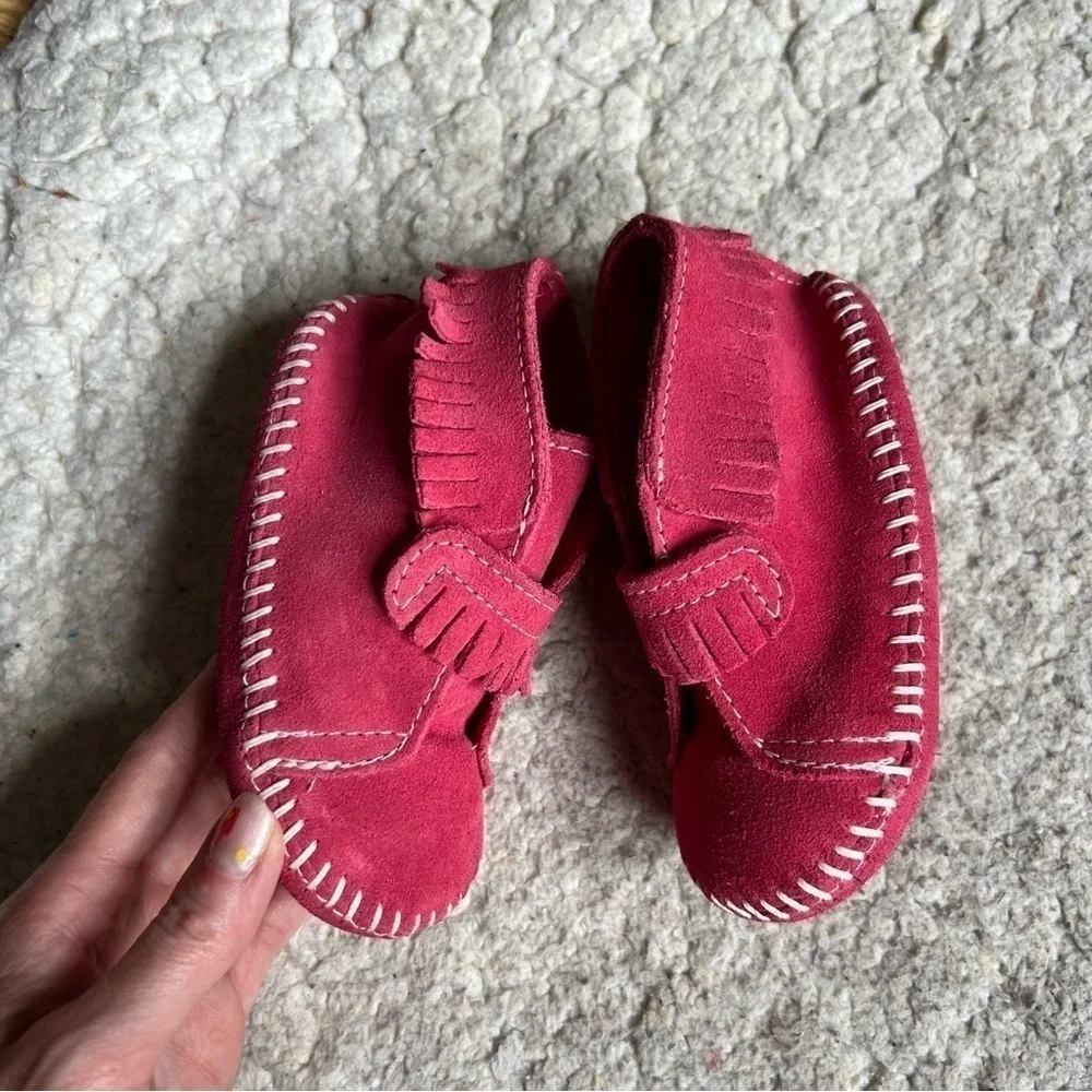 Minnetonka: Baby Vibrant Pink Suede Fringe Velcro Vamp Closure Booties Size 6